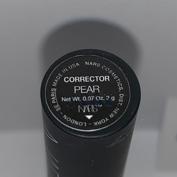 New Pear Corrector Nars Stick Concealers - Picture 4 of 13